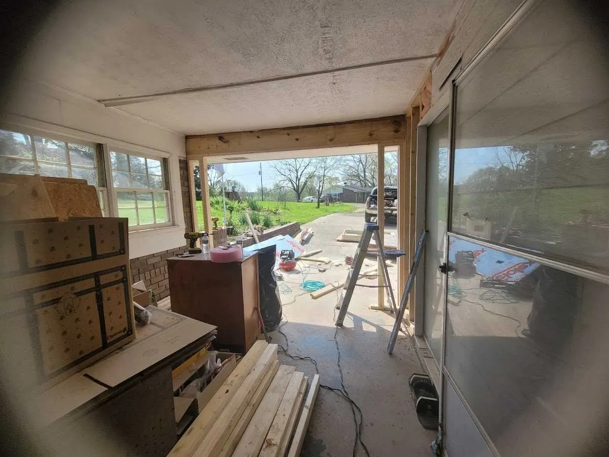 Air movers and dehumidifier for Water Mitigation Services in Kendale Lakes